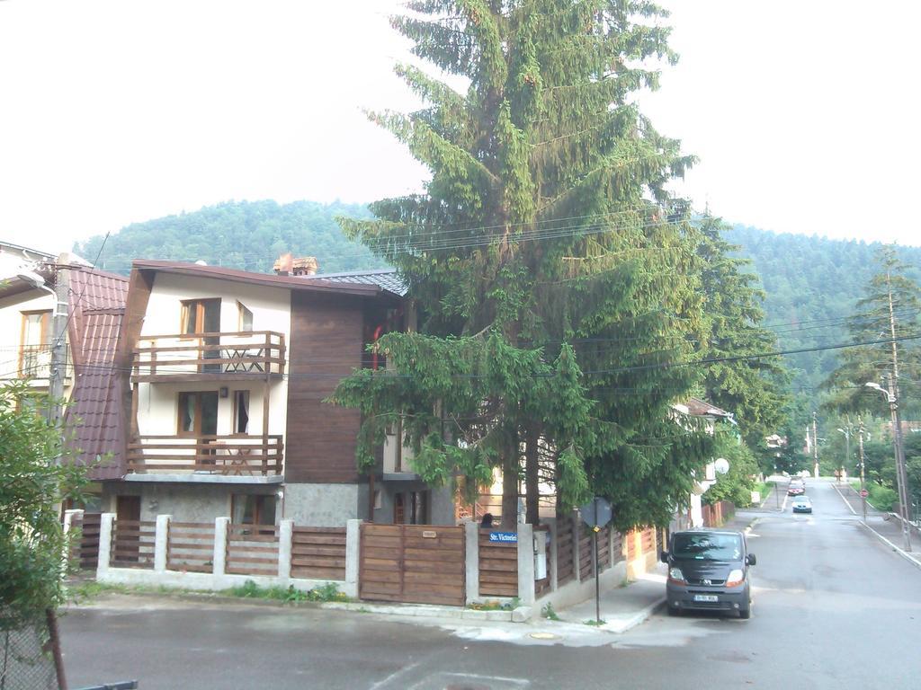 La Buni Buşteni Exteriör bild